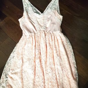 Maurices size medium dress in light peach color